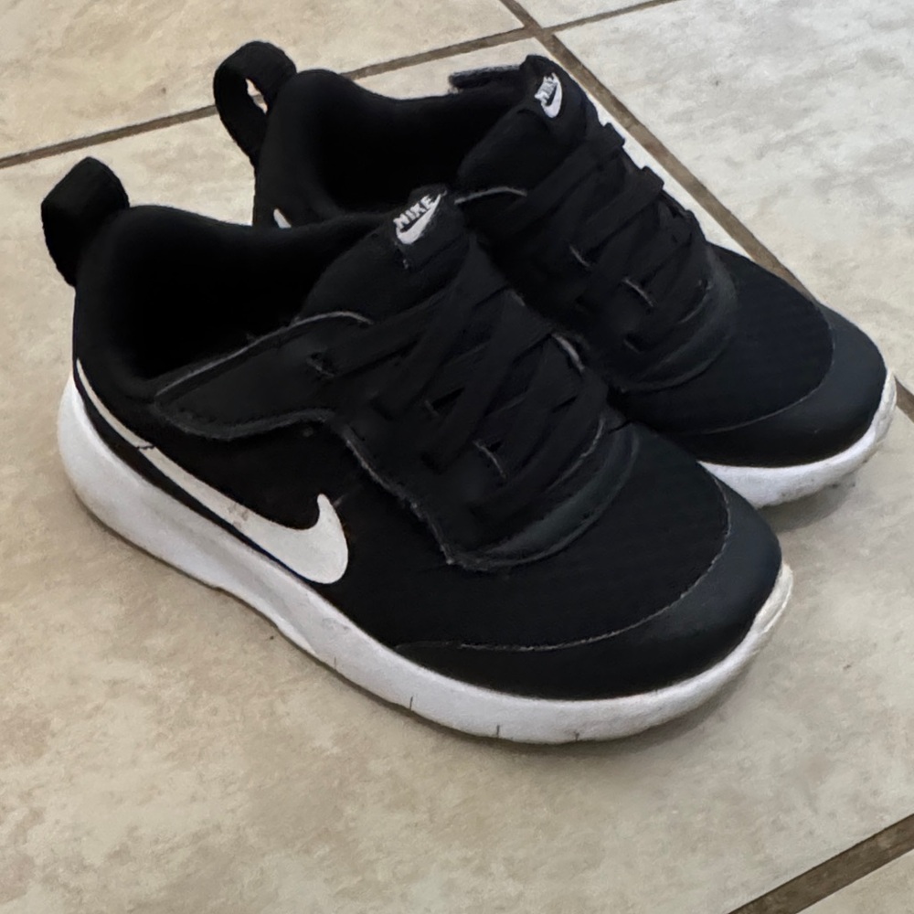Nike Kids Black and White Sneakers